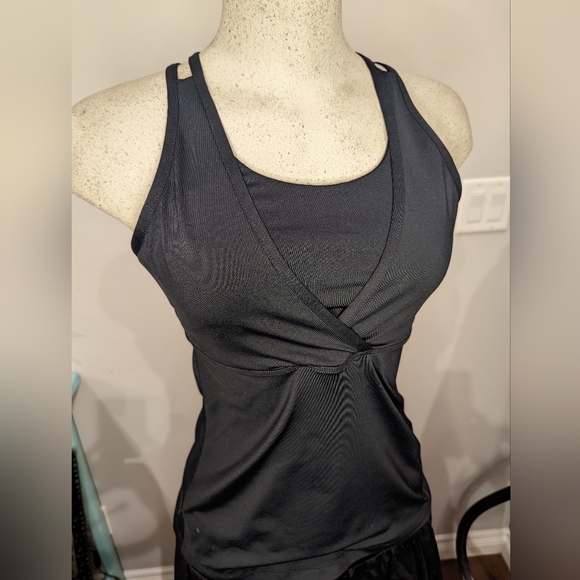 Merrell Women's black strappy active tank Size M - Picture 4 of 8